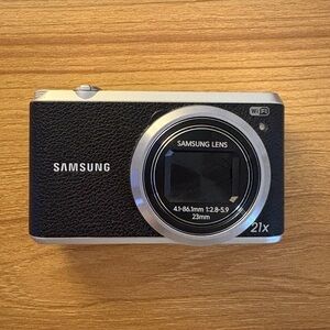 Samsung WB350F Digital Camera – Excellent Condition (21x Zoom, WiFi)